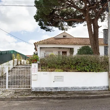 Casa vacanze Altido Idyllic House With Pool And Garden In Colares Sintra